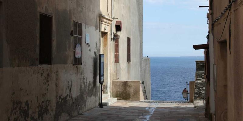 震荡市中的财富管理利器：网格交易法自动化策略构建与回测分析